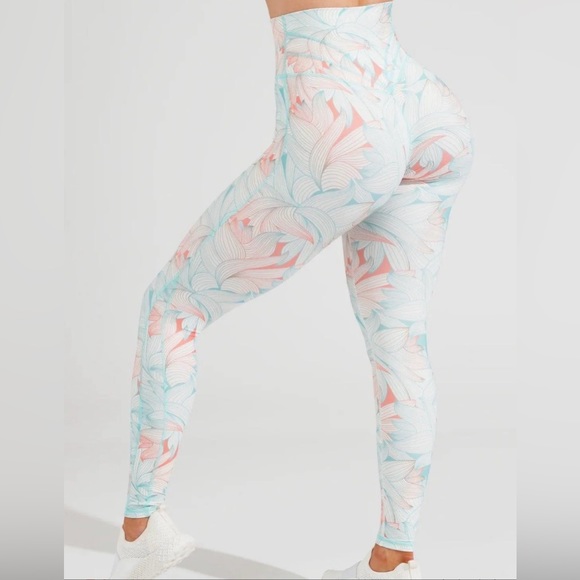 BuffBunny - Picture 3 of 4